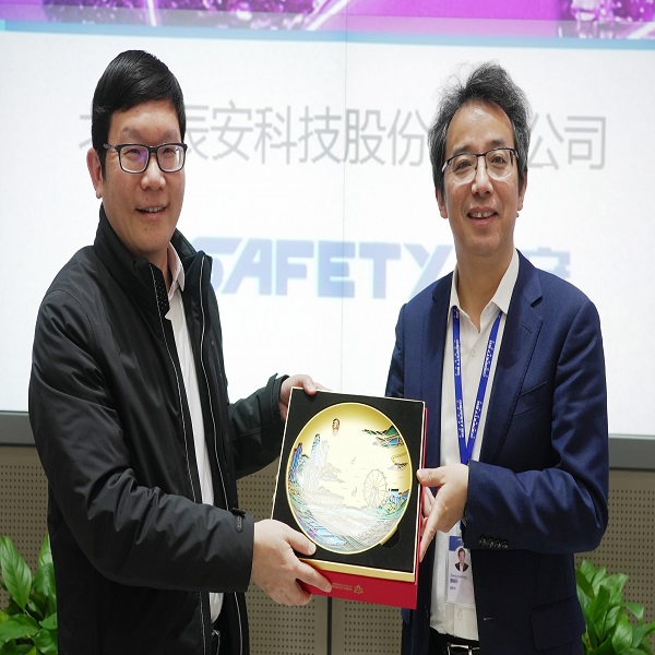 深圳市宝安区向导一行考察调研Bevictor伟德科技 深圳市宝安区向导一行考察调研Bevictor伟德科技
